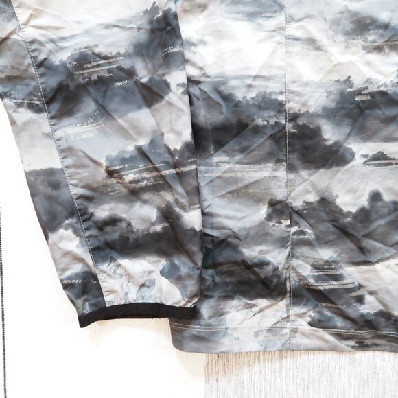 The North Face Ambition Mountain Print Running Jacket | Medium - Picture 8 of 8